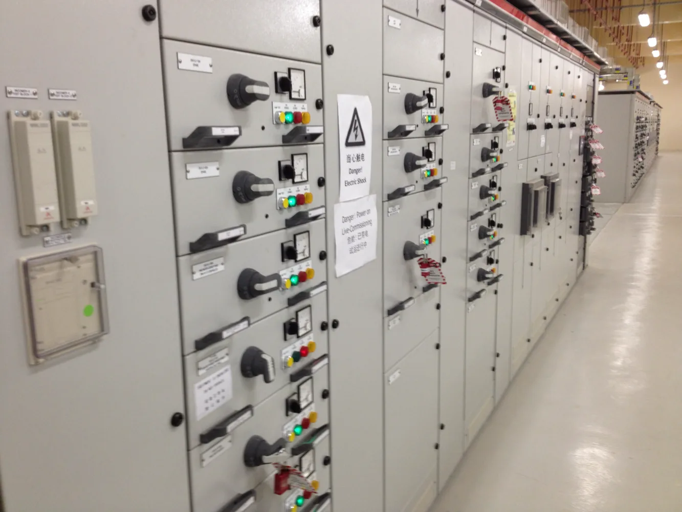 Grote elektrische schakelinstallatie